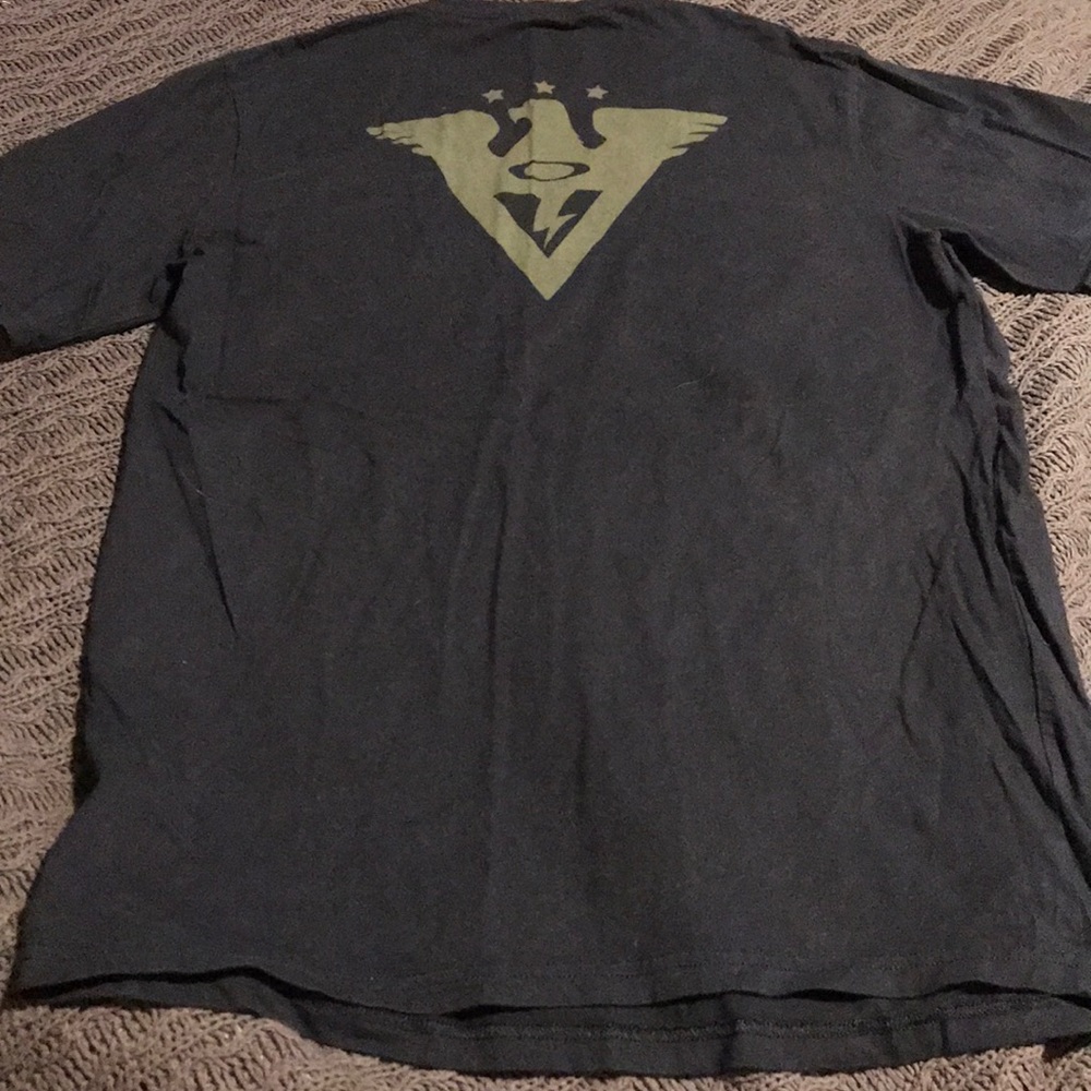 Oakley t-shirt 😈 - Picture 3 of 4